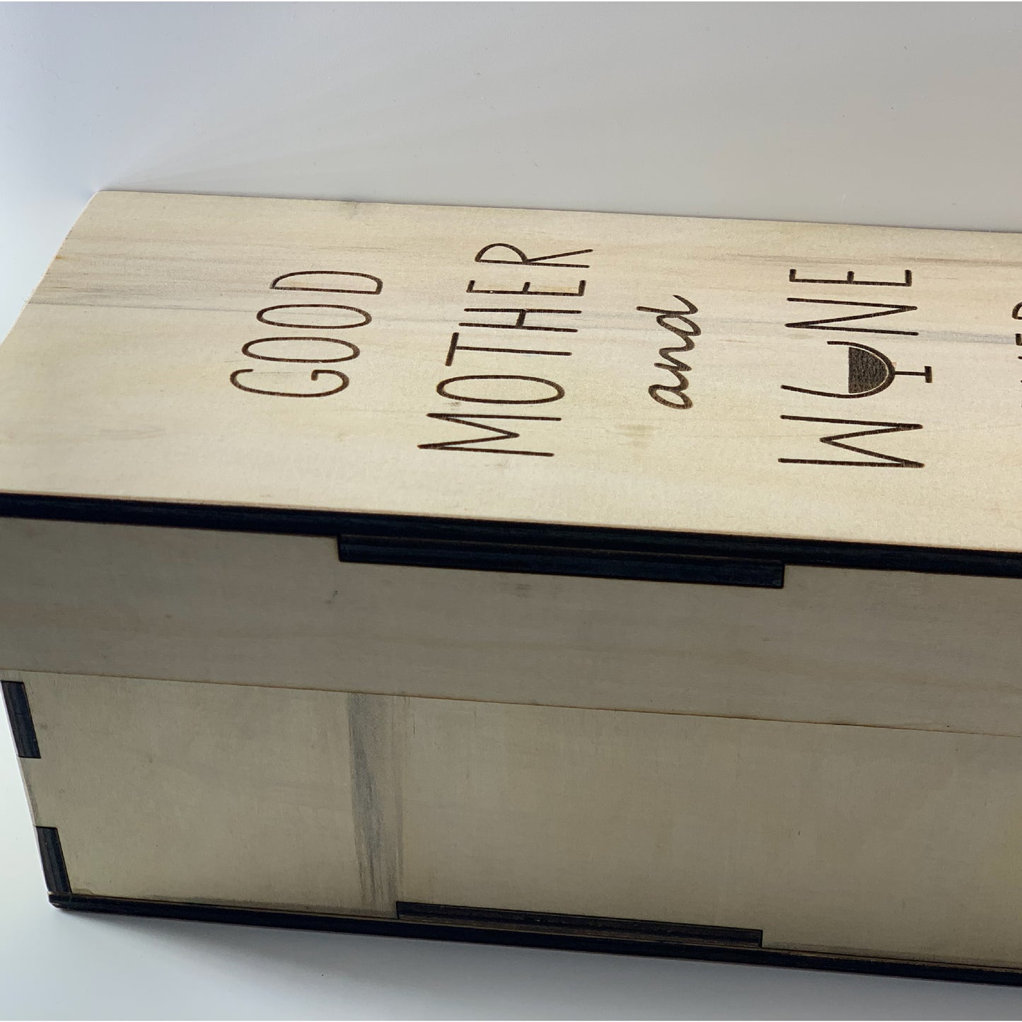 Custom Wood Boxes, wood boxes, Mother's Day gift ideas, Custom wine box, Personalized gift, Unique Mother's Day present, Customizable box, Wine box gift, Mother's Day gift
