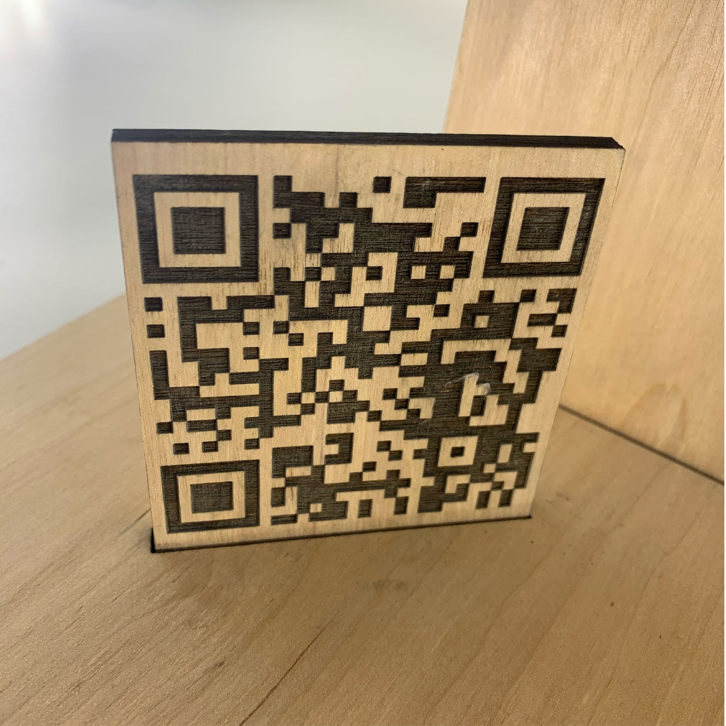 custom sign, wooden q-r code, wooden qr code stand, wood sign, qr code sign, qr code sign wood, custom sign, sign, custom qr code sign
